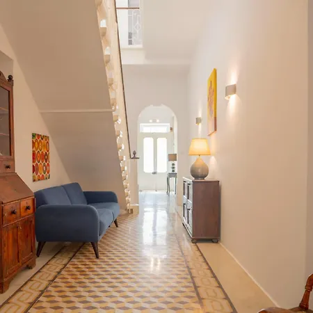 House 4br, 3ba With Rooftop Lounge & Billiard Table Holiday home