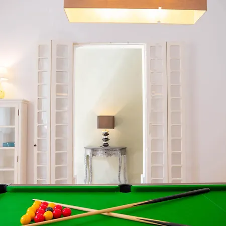 House 4br, 3ba With Rooftop Lounge & Billiard Table Holiday home