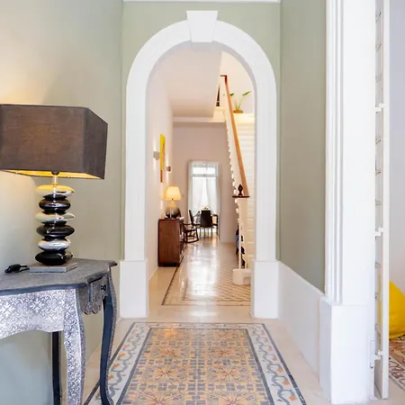 House 4br, 3ba With Rooftop Lounge & Billiard Table Holiday home Sliema