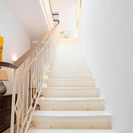 House 4br, 3ba With Rooftop Lounge & Billiard Table * Sliema