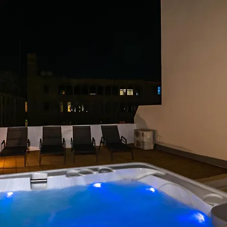 別荘 Milano - Jacuzzi Rooftop Lounge With Bbq And Billiard スリーマ